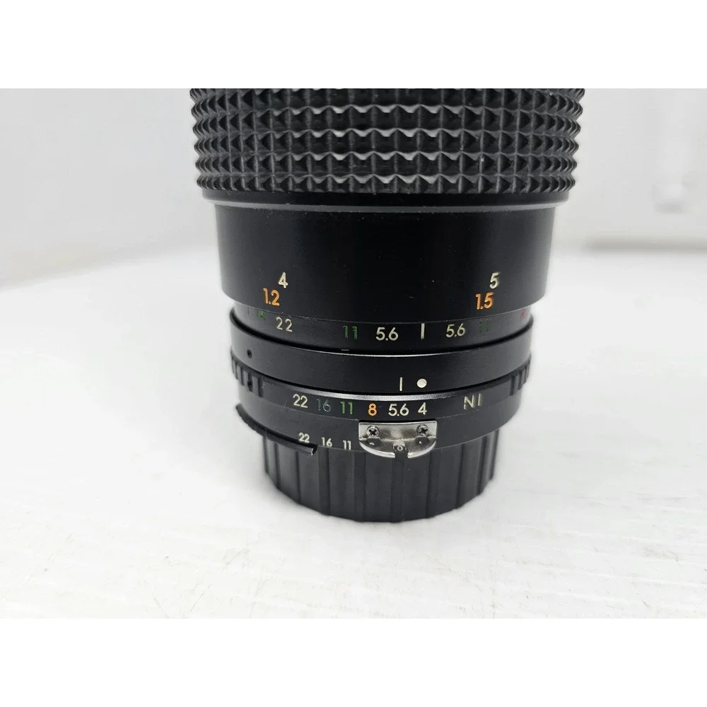 Sears Model‎ 202 Camera Lens Auto Zoom Multi-Coated 1:4.0-5.6 f=60-300mm